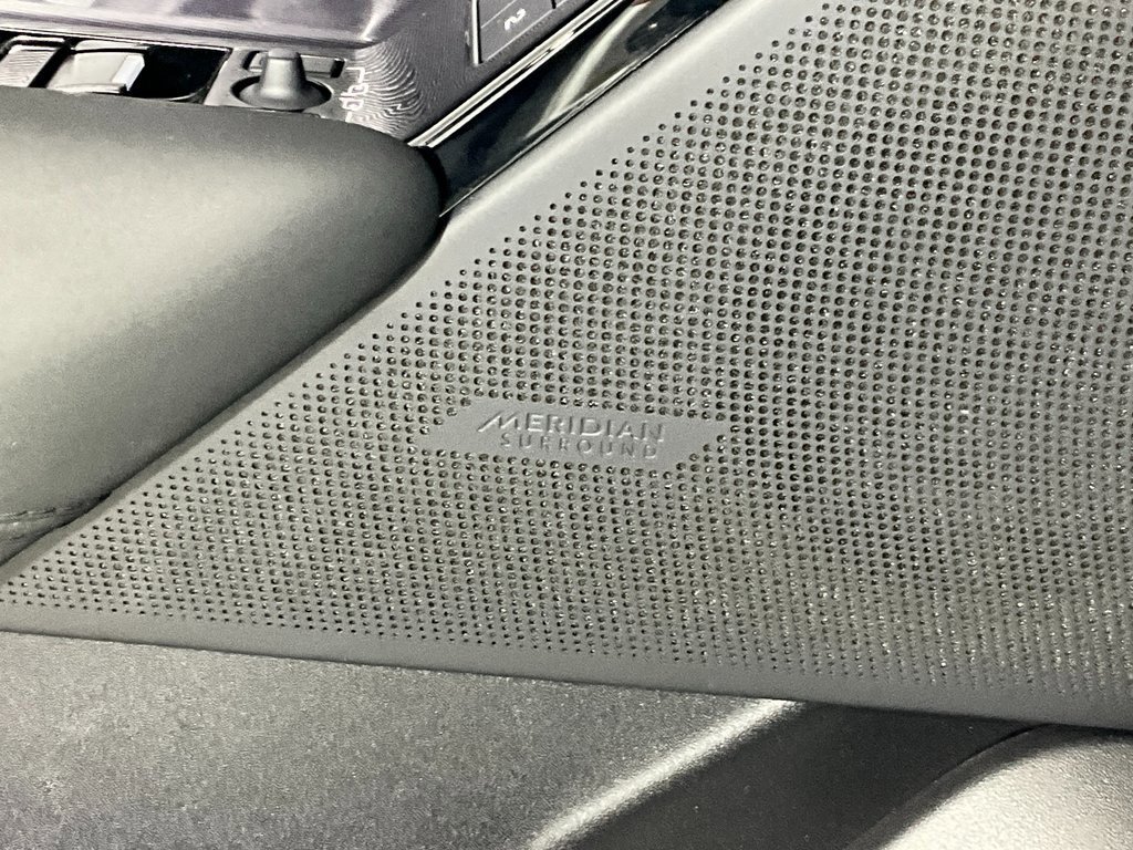 Used 2026 Land Rover Range Rover Velar Dynamic SE image 18