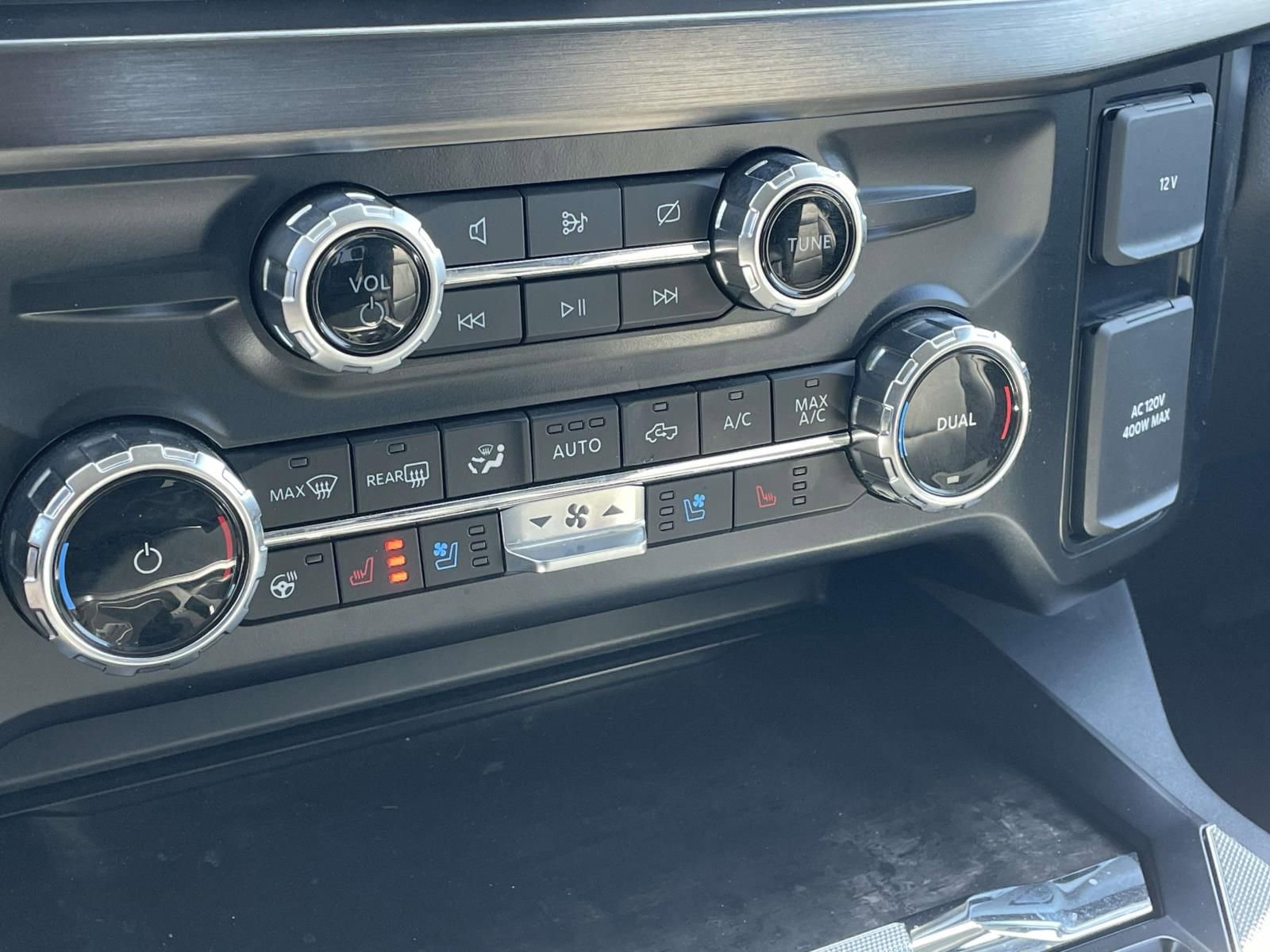 Used 2024 Ford F250 Lariat w/ Sport Appearance Package image 25