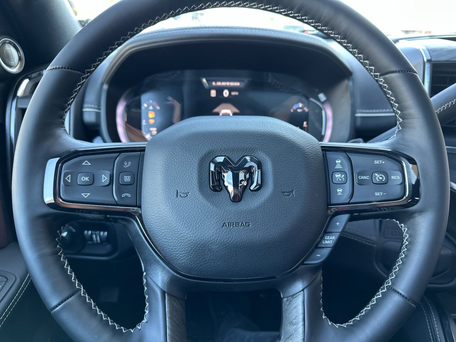 New 2025 RAM 3500 Limited AWD/4WD image 22