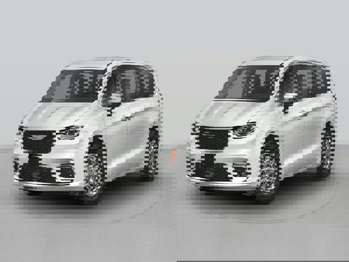 Used 2024 Chrysler Pacifica Touring-L image 1