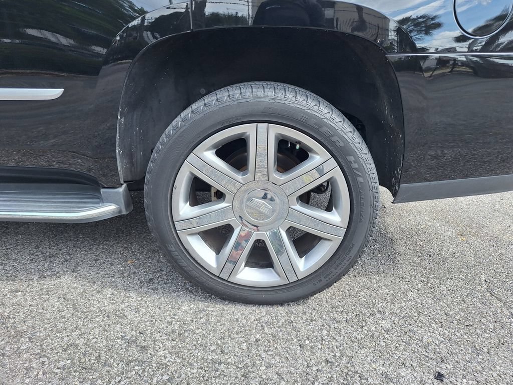 Used 2020 Cadillac Escalade Premium Luxury RWD image 29