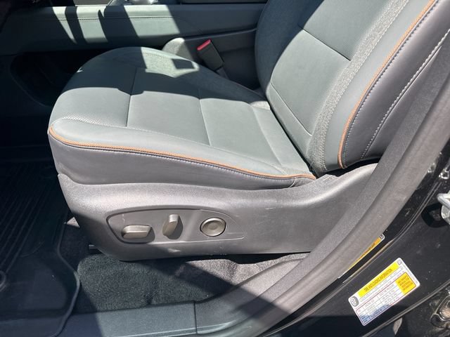 Used 2025 GMC Acadia AT4 AWD/4WD image 11