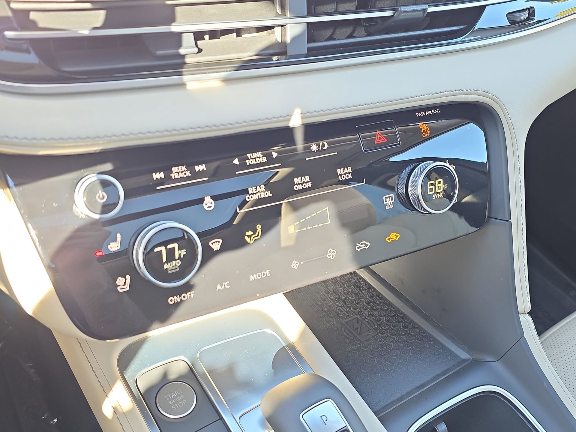 Used 2025 INFINITI QX60 Luxe w/ Cargo Package image 24