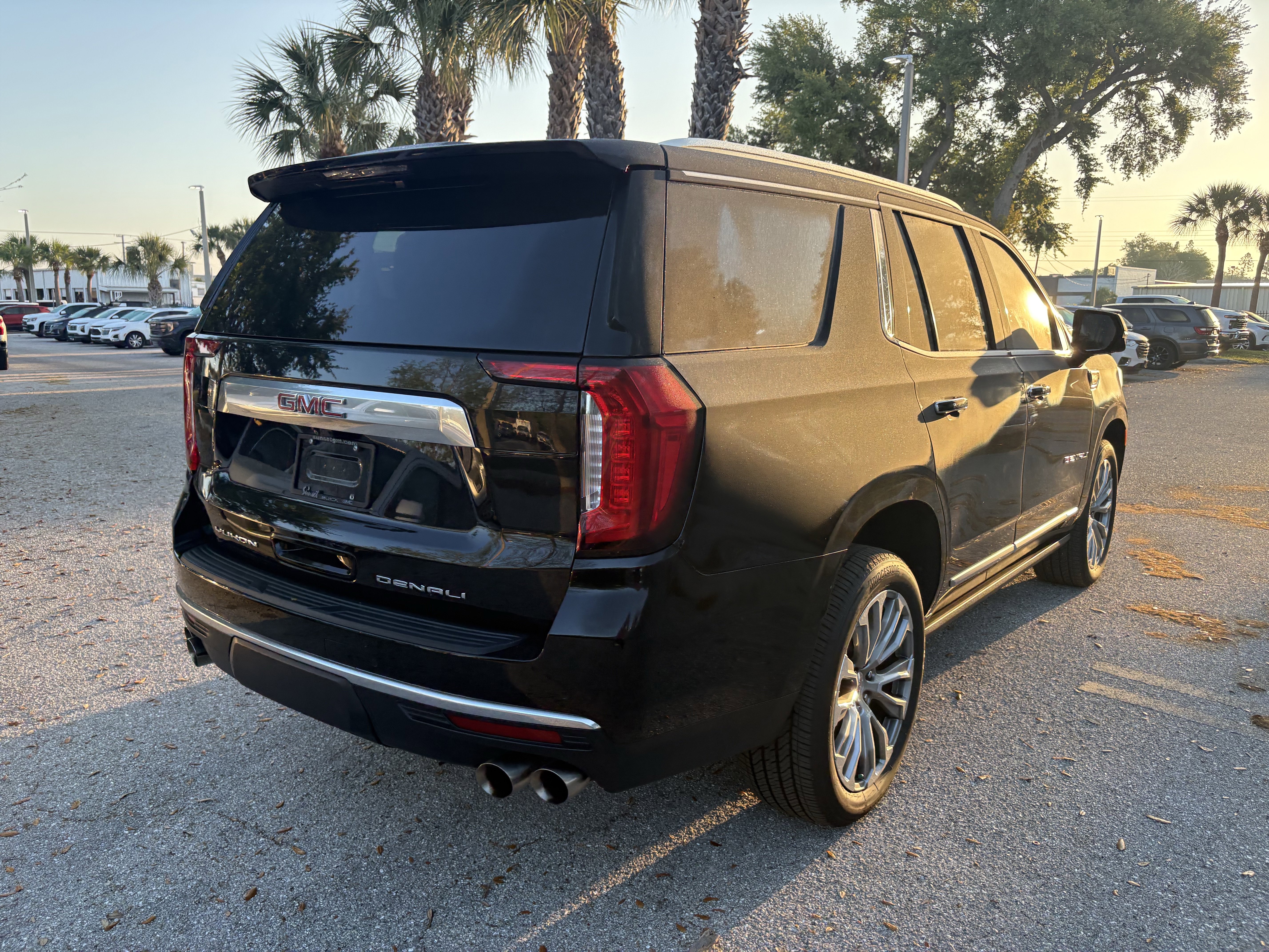 Used 2021 GMC Yukon Denali w/ Denali Premium Package image 7