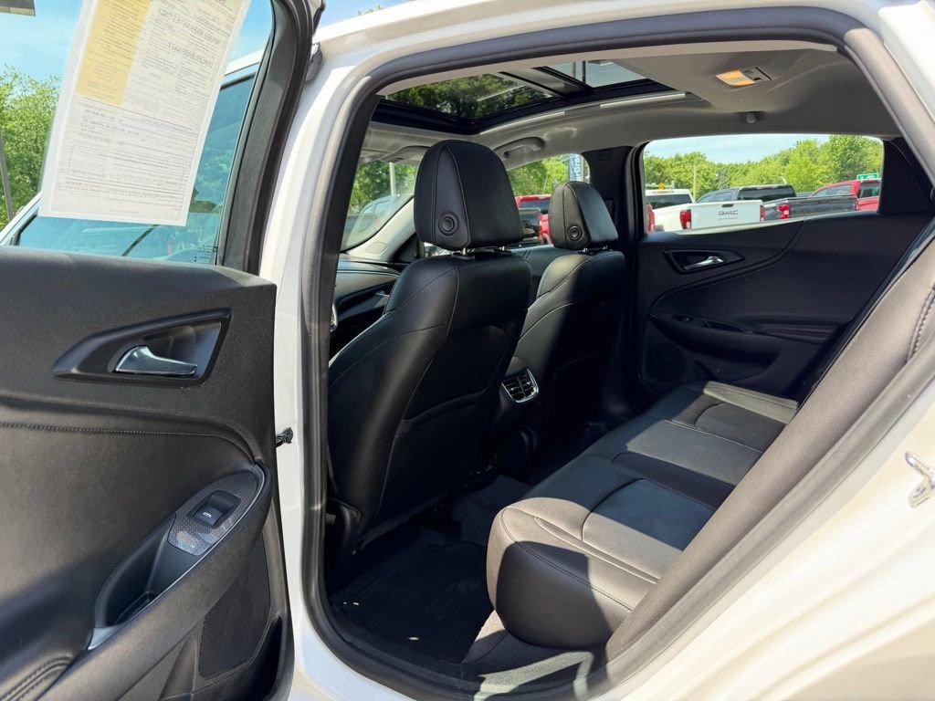 Certified 2018 Chevrolet Malibu LT w/ Leather Package FWD image 13