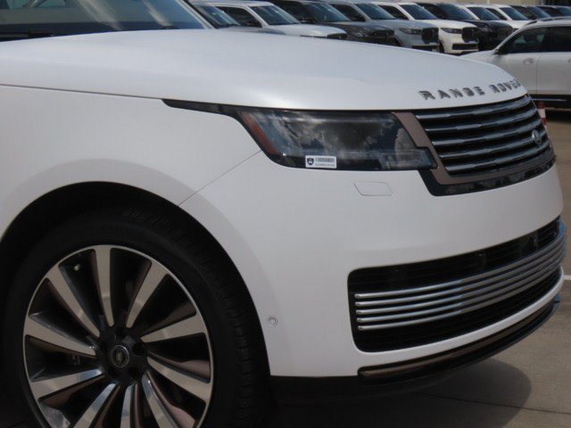 Used 2024 Land Rover Range Rover SV AWD/4WD image 6