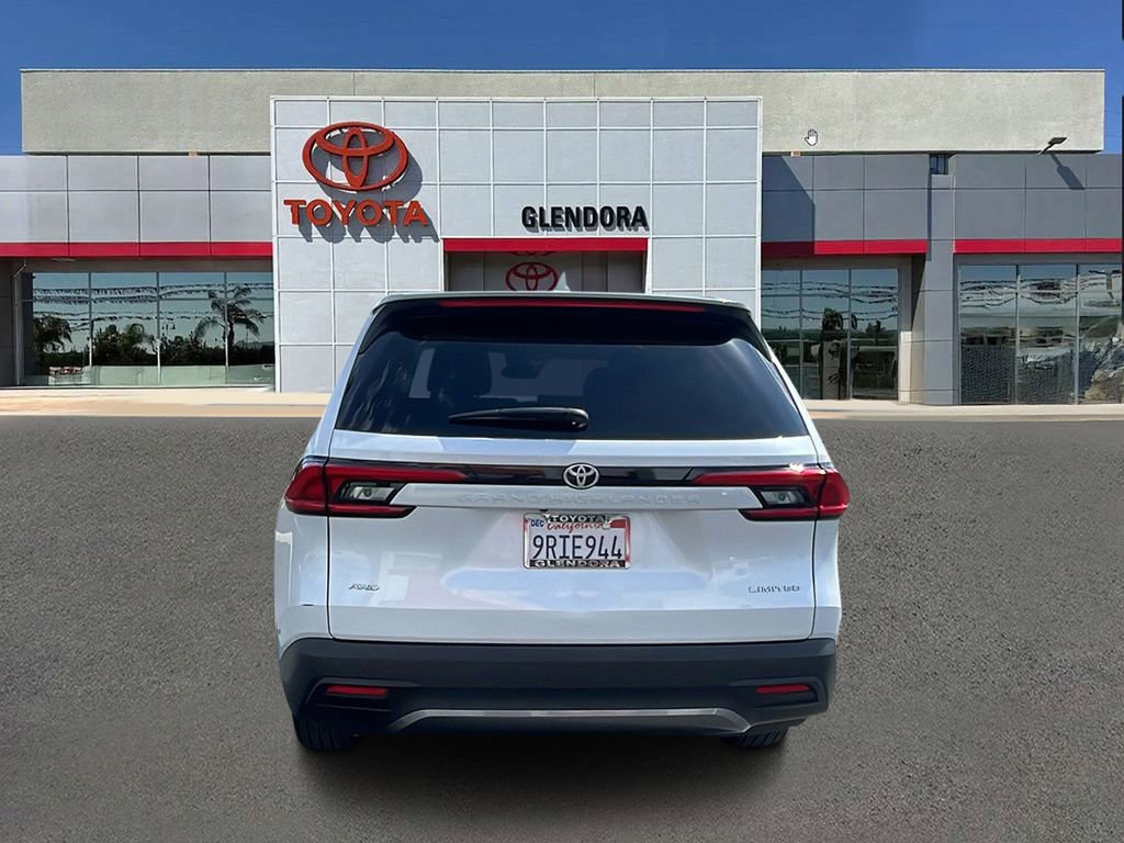 Certified 2024 Toyota Grand Highlander XLE image 4