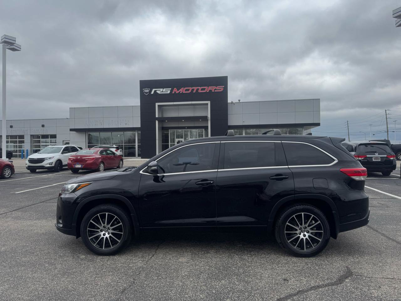 Used 2017 Toyota Highlander SE AWD/4WD image 11