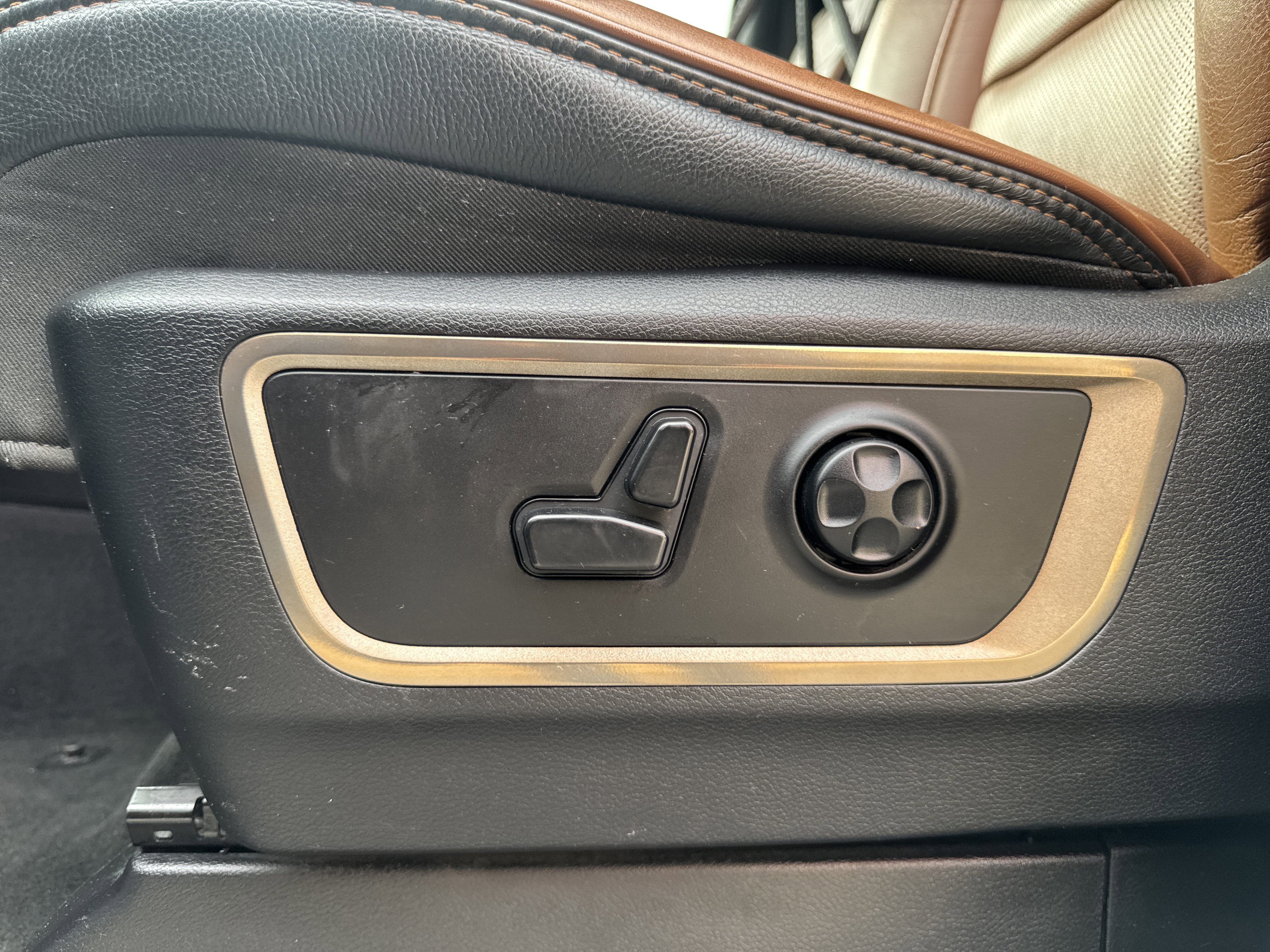 Used 2019 RAM 1500 Limited image 15