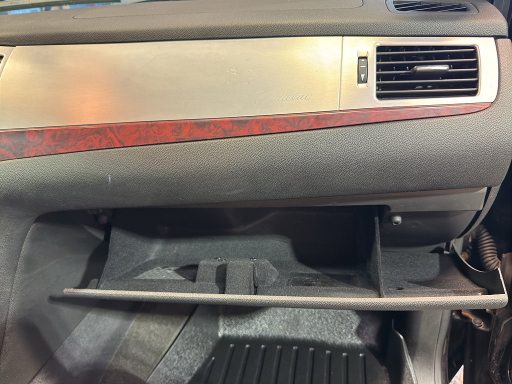 Used 2013 Cadillac Escalade ESV Luxury image 24