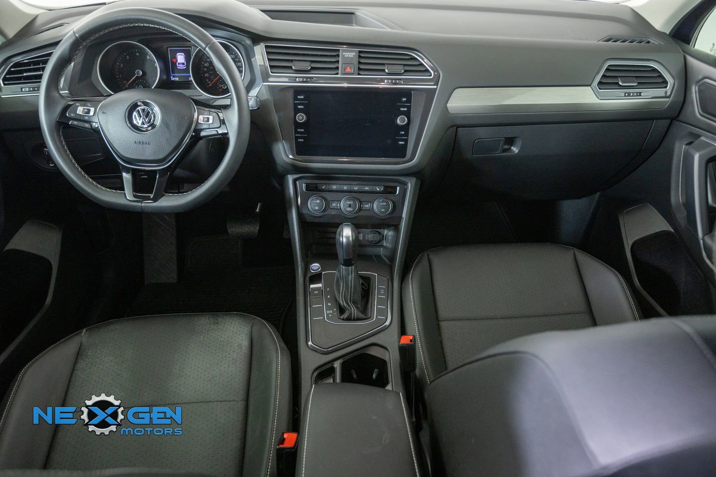 Used 2021 Volkswagen Tiguan SE FWD image 29