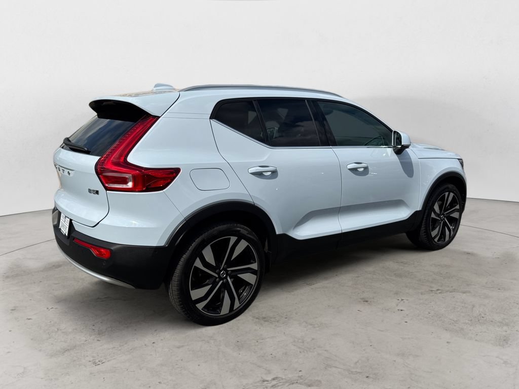 Certified 2024 Volvo XC40 B5 Plus w/ Protection Package Premier AWD/4WD image 7