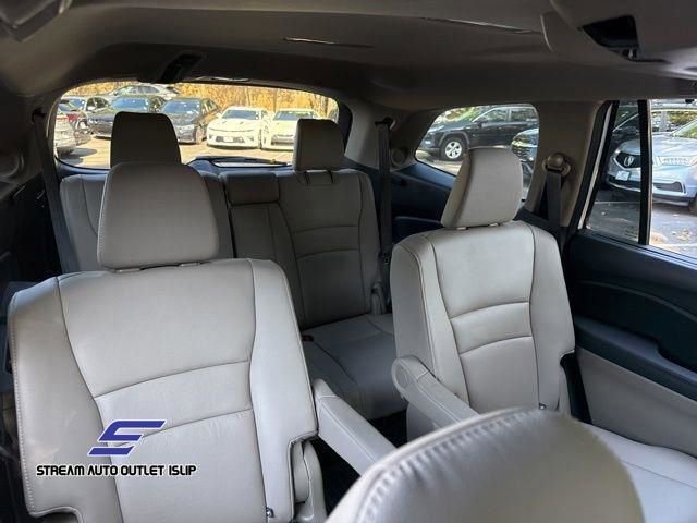 Used 2022 Honda Pilot Touring image 18