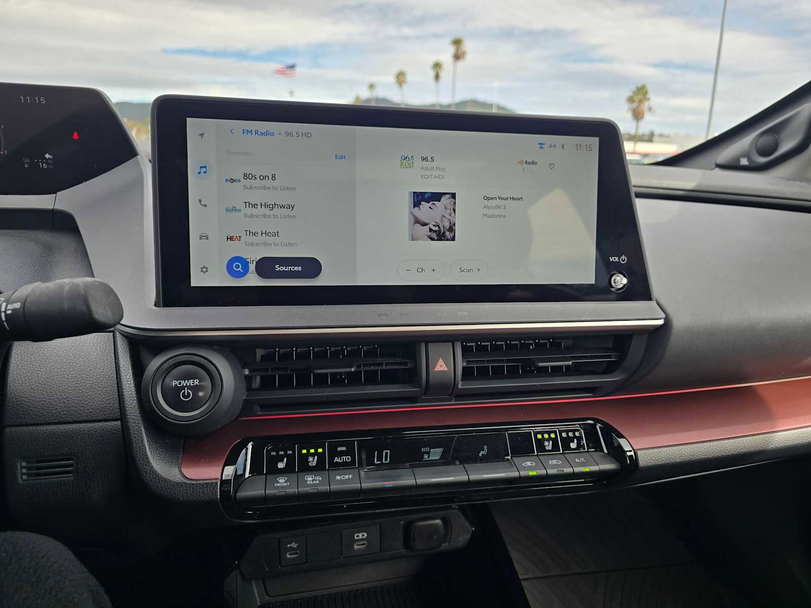 Used 2023 Toyota Prius Prime Premium image 27