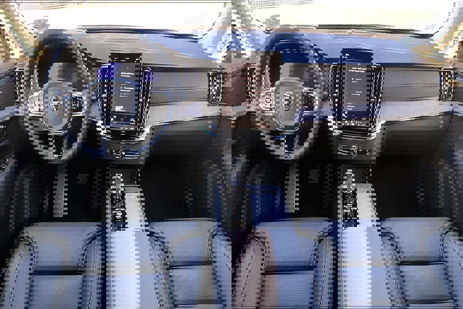 New 2026 Volvo XC90 B6 Ultra w/ Protection Package image 7