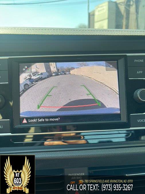 Used 2024 Volkswagen Jetta SE image 14