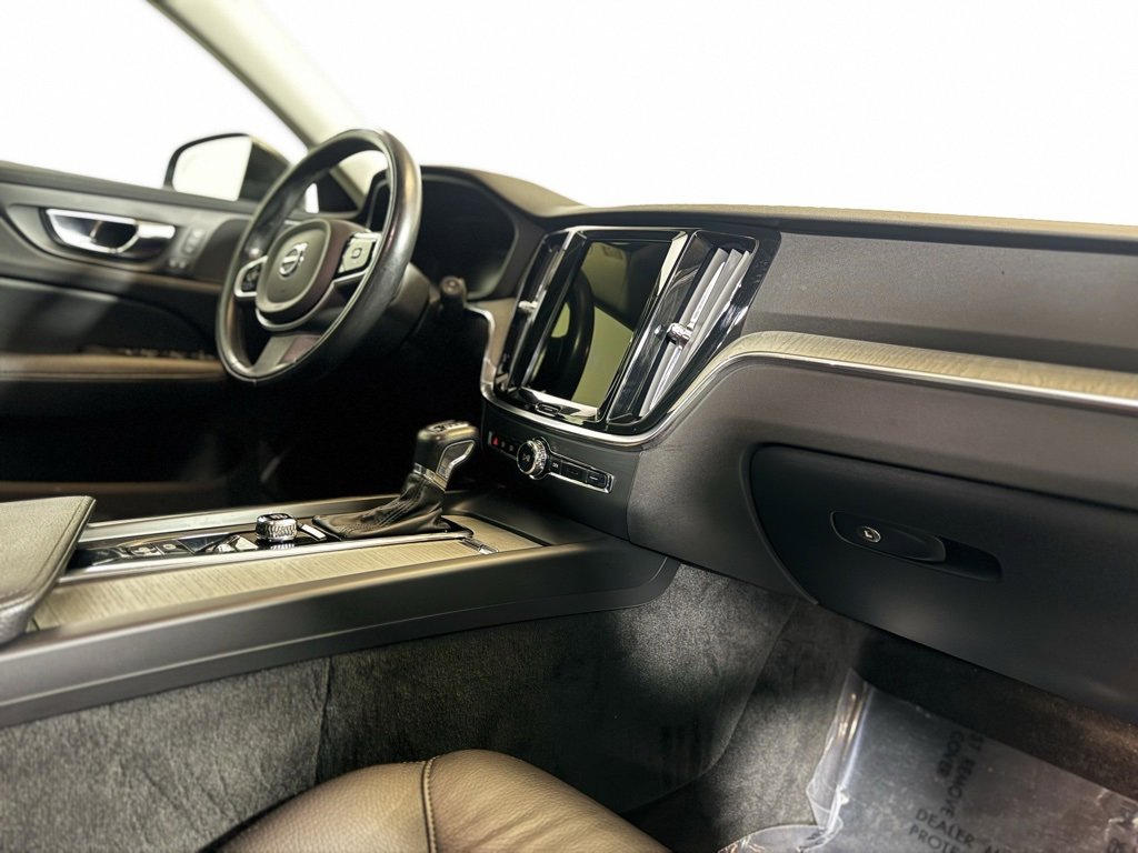 Used 2021 Volvo V60 T5 Cross Country w/ Protection Package image 11