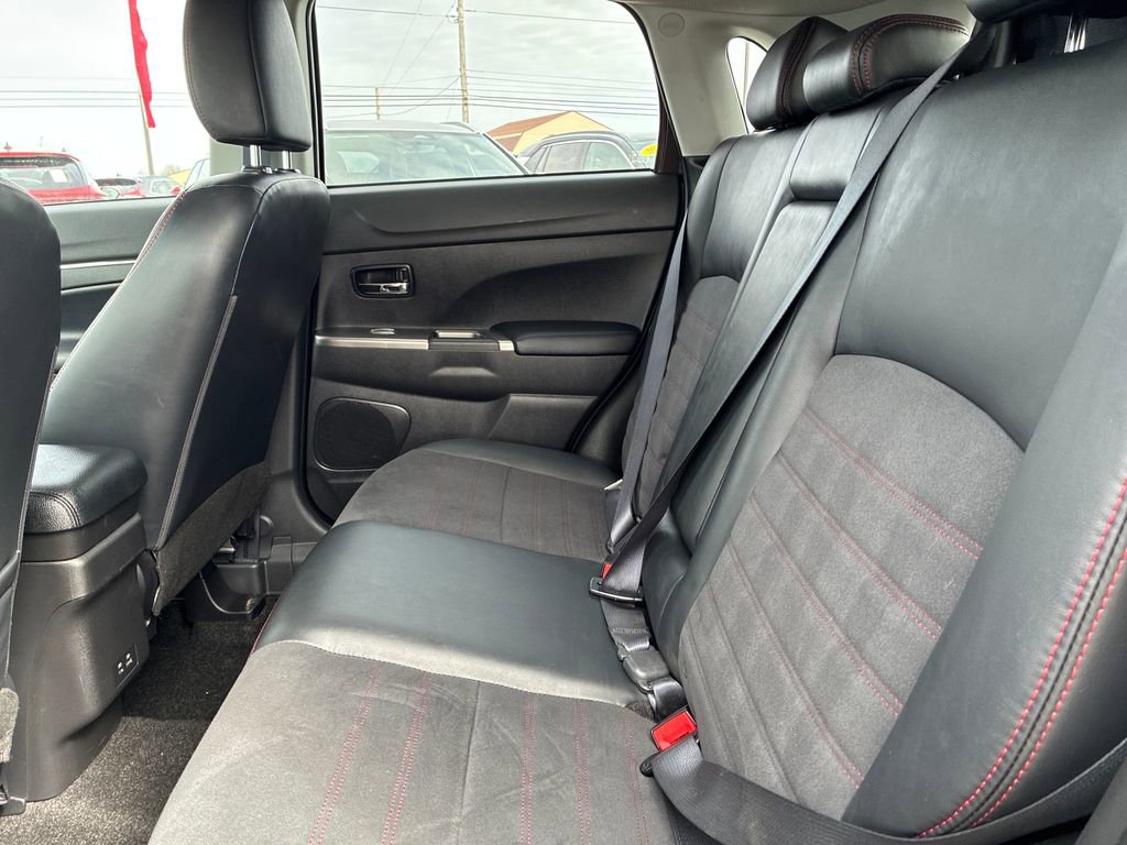 Used 2022 Mitsubishi Outlander Sport SE image 15