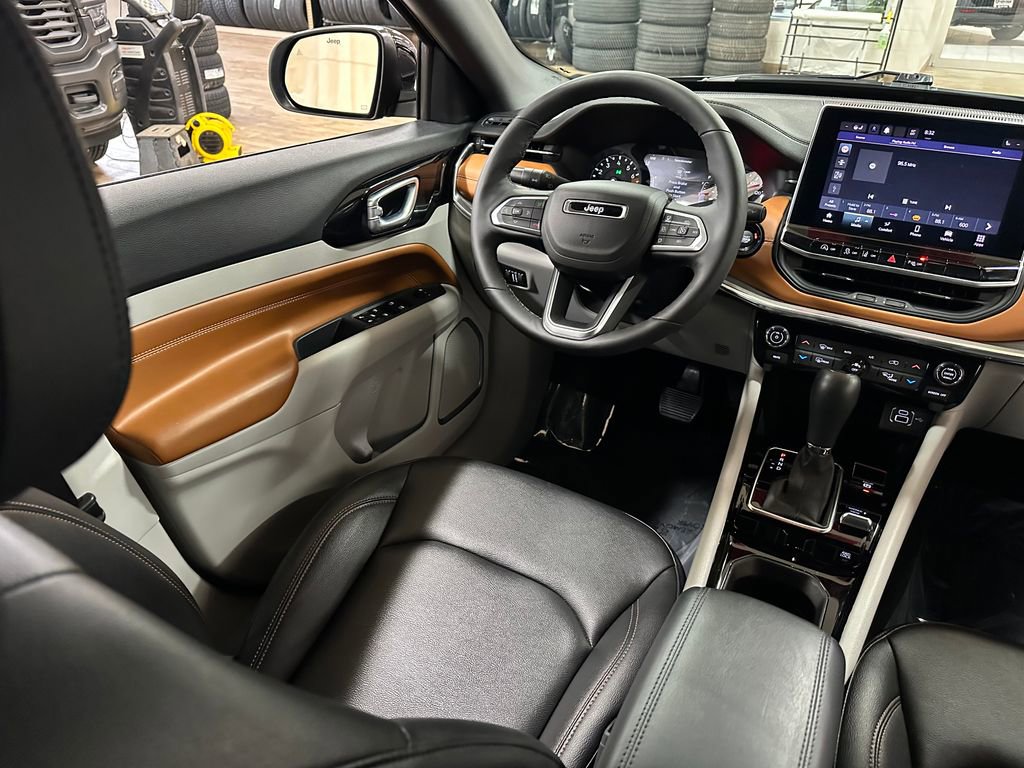 Used 2024 Jeep Compass Limited AWD/4WD image 14