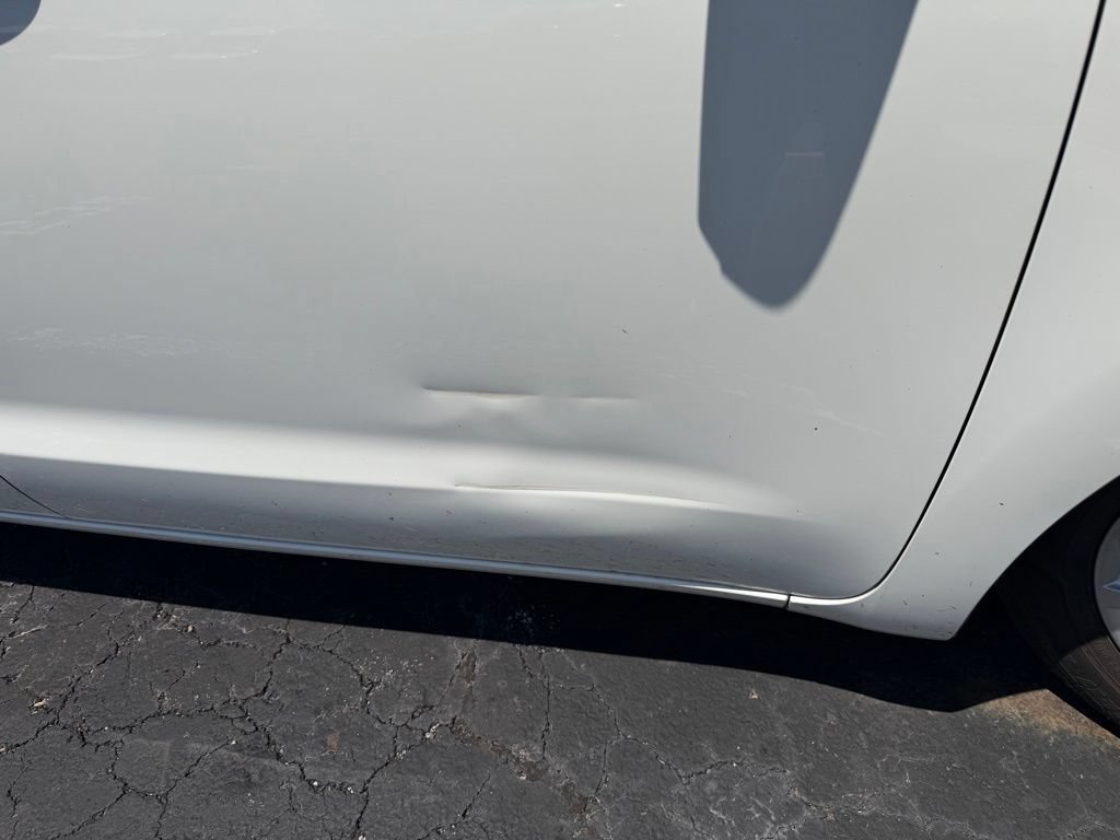 Used 2018 Kia Sedona LX w/ LX Essentials Premium Package FWD image 13