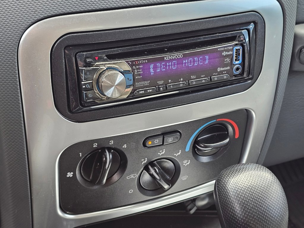 Used 2005 Jeep Liberty Limited image 7