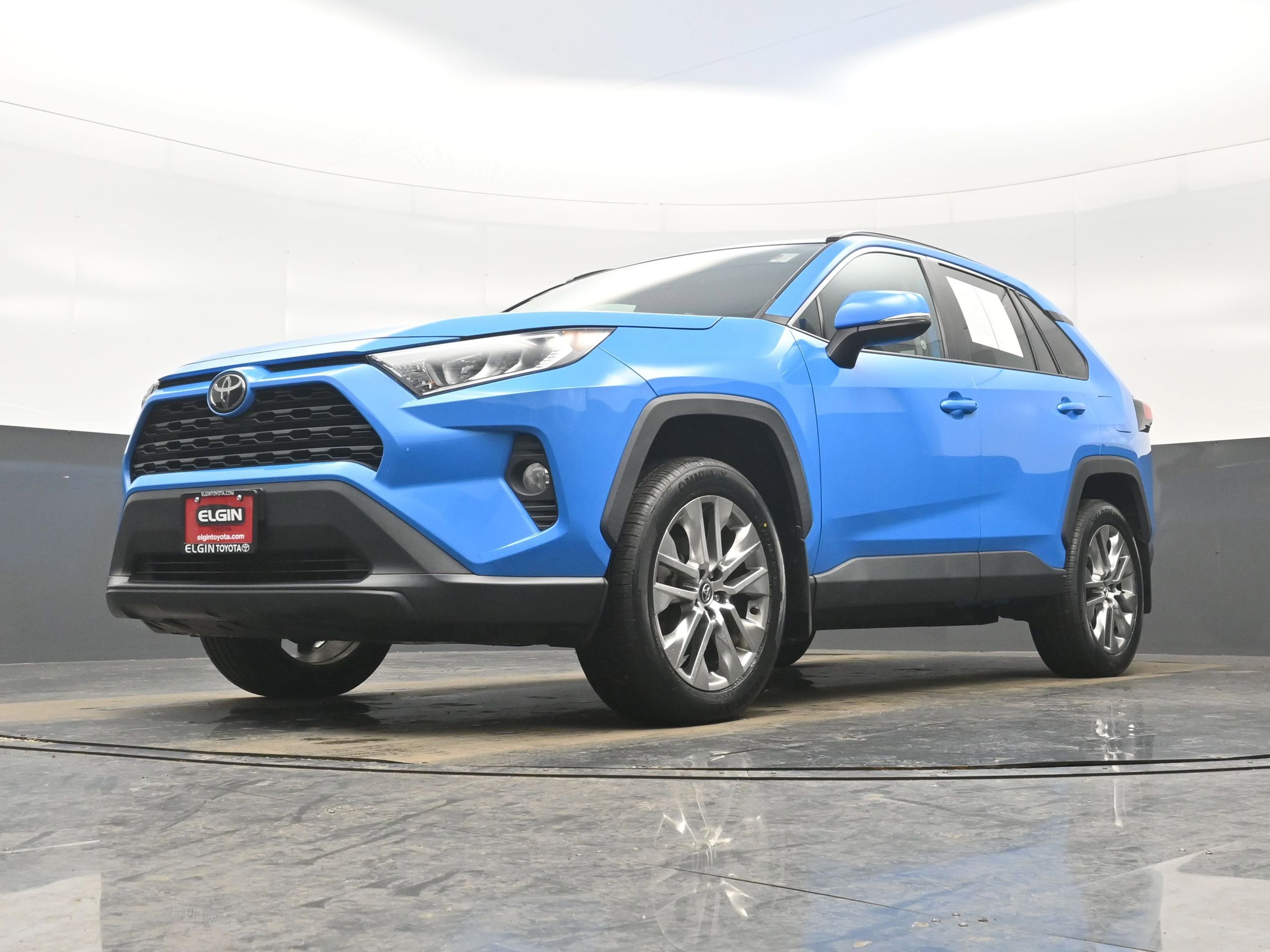 Used 2020 Toyota RAV4 XLE Premium image 29