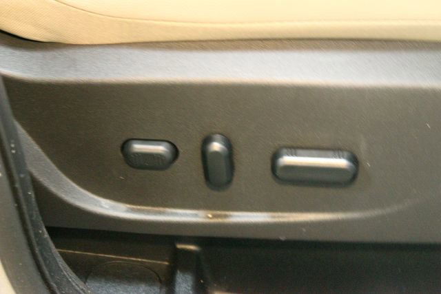 Used 2019 Ford Escape Titanium w/ U9j03 - Titanium Tow Package image 12