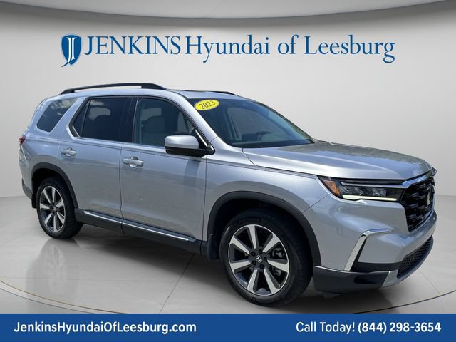 Used 2023 Honda Pilot Touring image 1