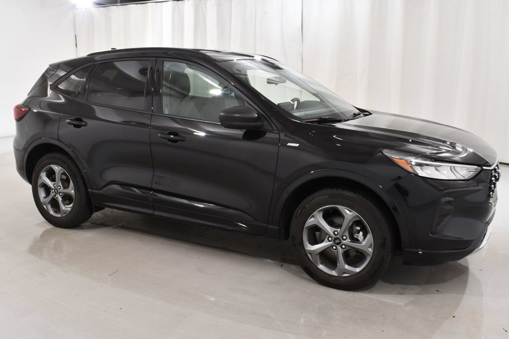 Used 2024 Ford Escape ST-Line w/ Tech Pack #1 AWD/4WD image 5