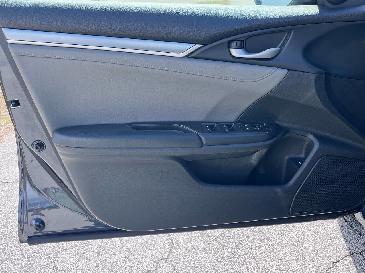 Used 2016 Honda Civic Touring image 36