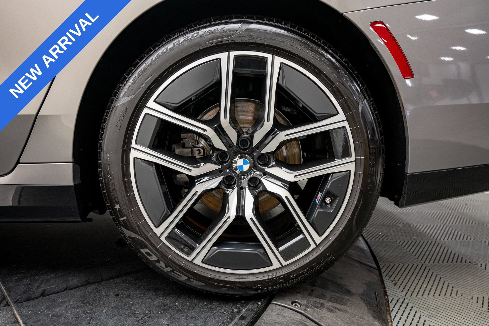 Used 2023 BMW 740i RWD image 32