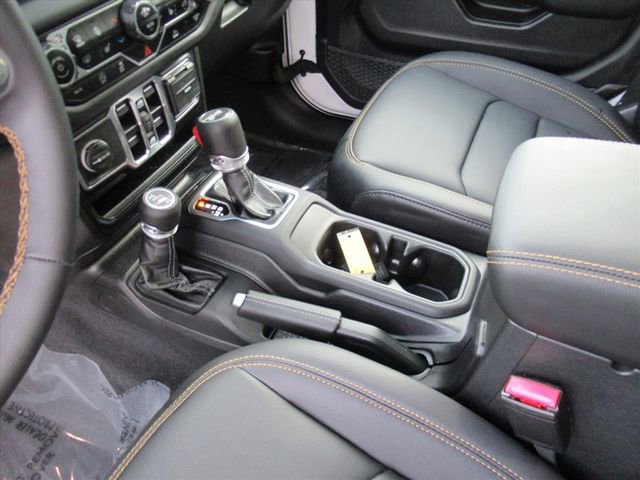 Certified 2024 Jeep Wrangler Sahara w/ Technology Group image 20