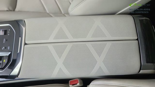 Used 2024 BMW i7 xDrive60 image 56