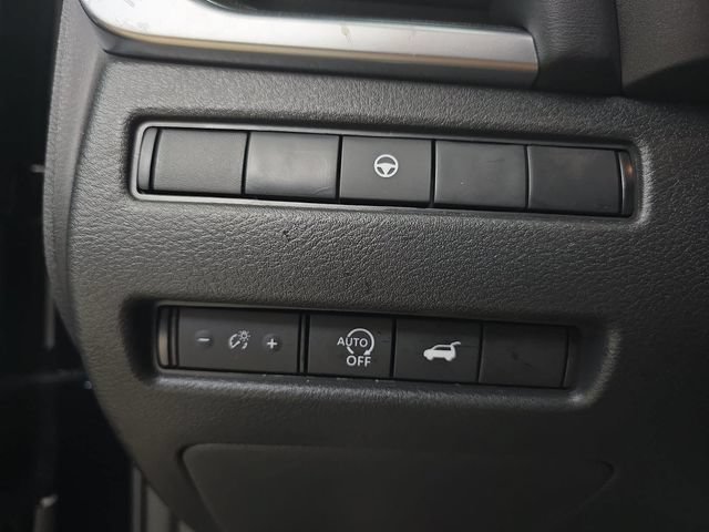 Used 2026 Nissan Rogue SV FWD image 38