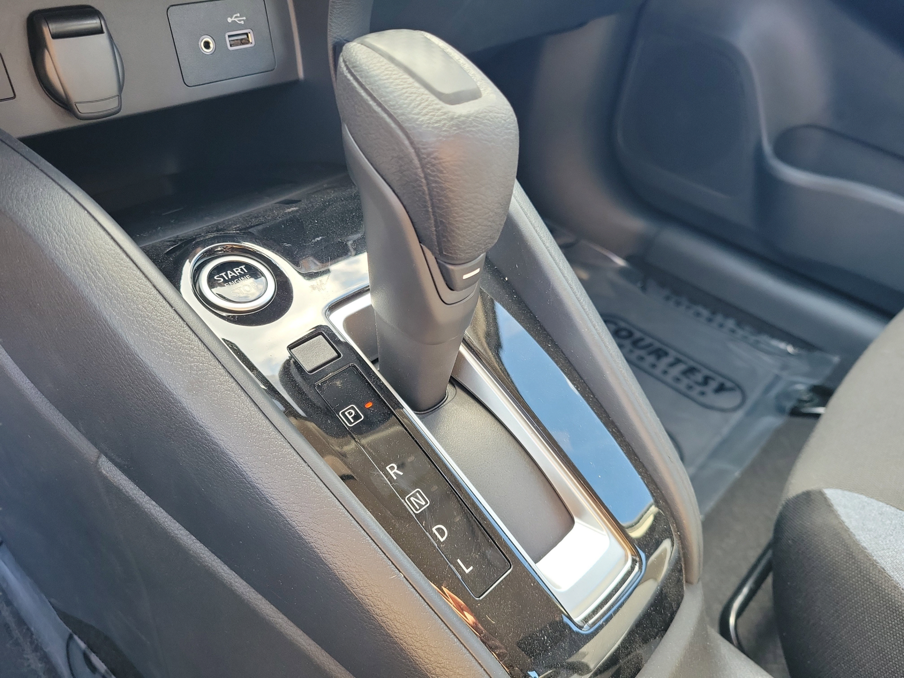 New 2025 Nissan Versa SV w/ Trunk Package FWD image 28