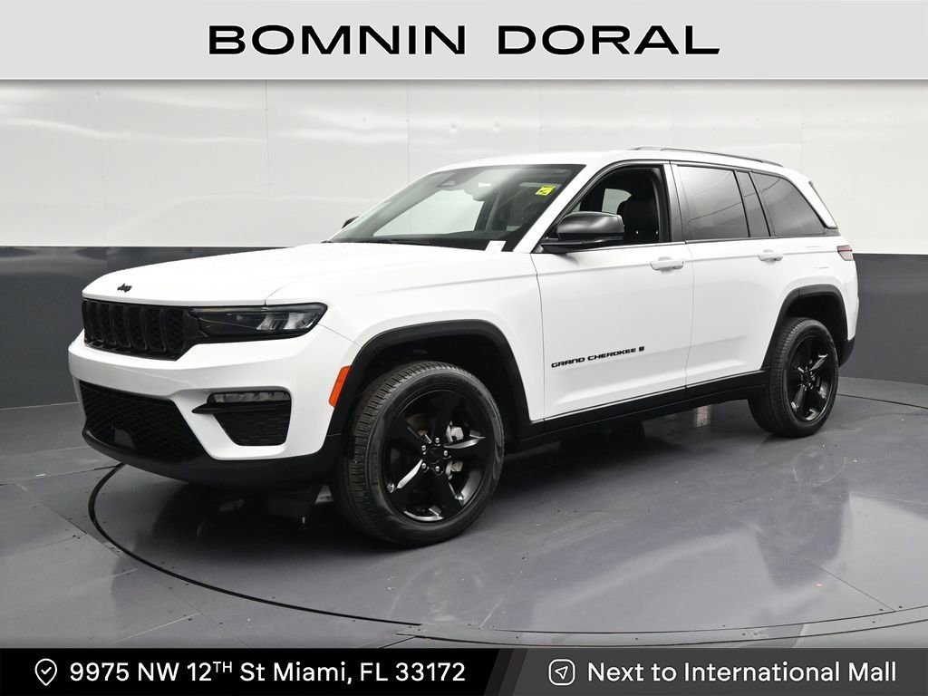 Used 2024 Jeep Grand Cherokee Limited w/ Black Appearance Package AWD/4WD image 1