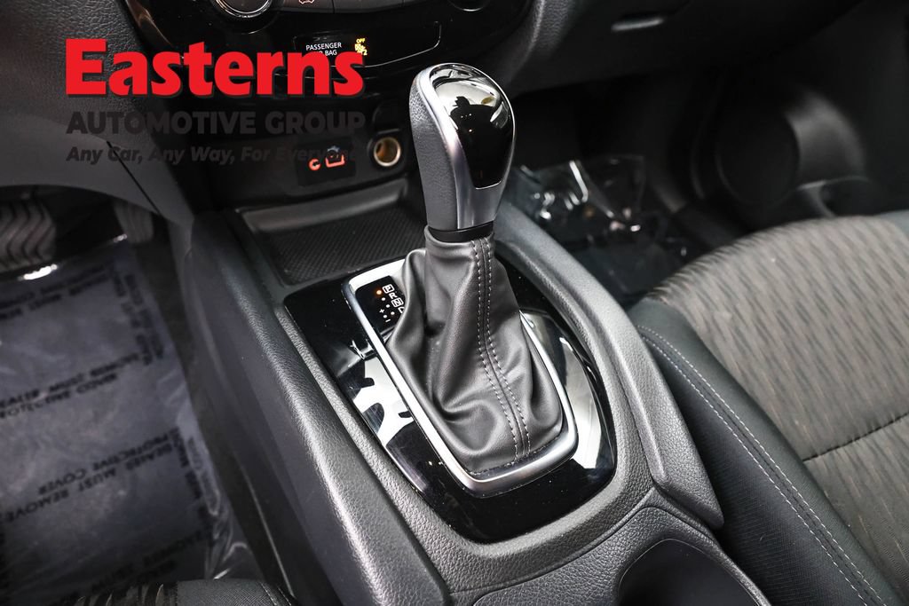 Used 2020 Nissan Rogue SV AWD/4WD image 13