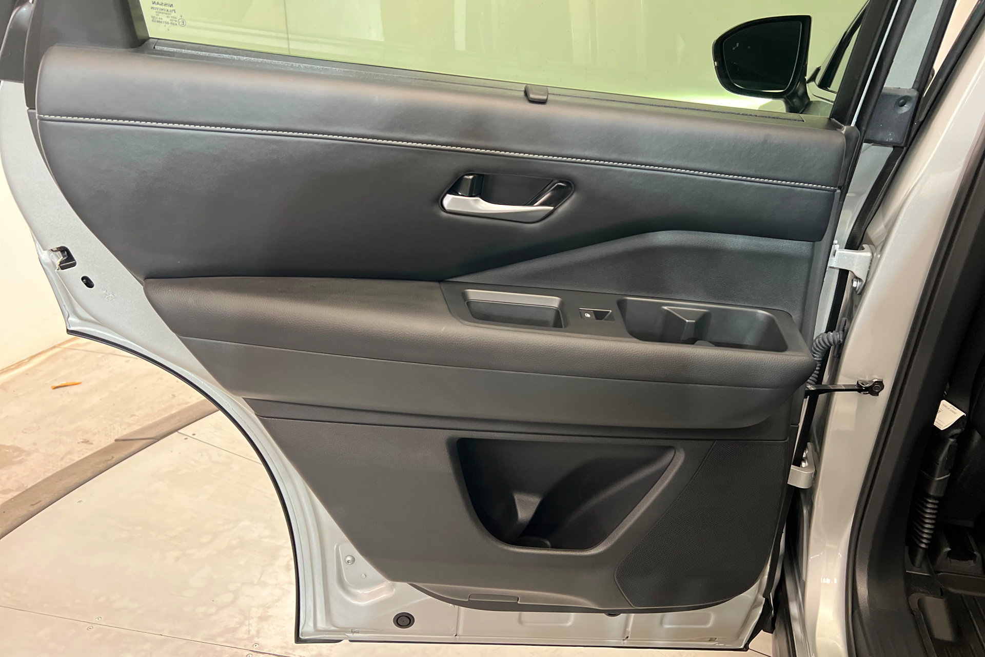 Used 2025 Nissan Pathfinder SL FWD image 20