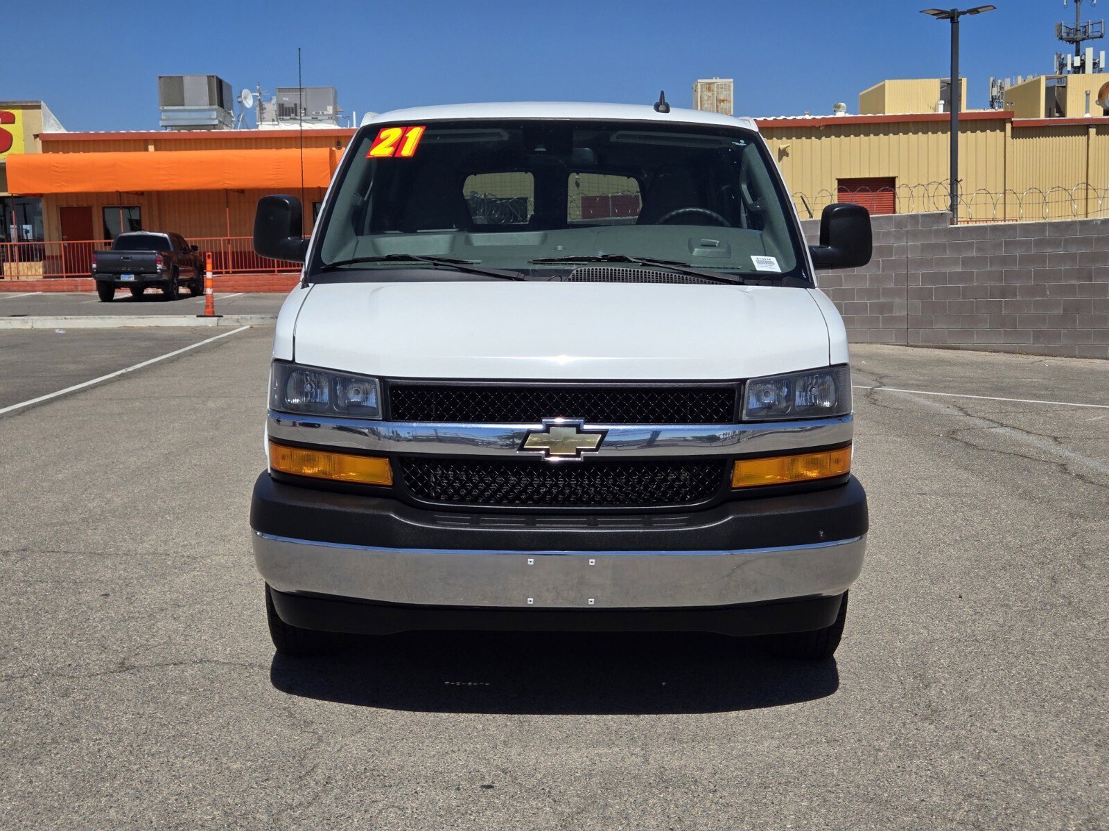 Used 2021 Chevrolet Express 3500 LT w/ LT Preferred Equipment Group RWD image 4