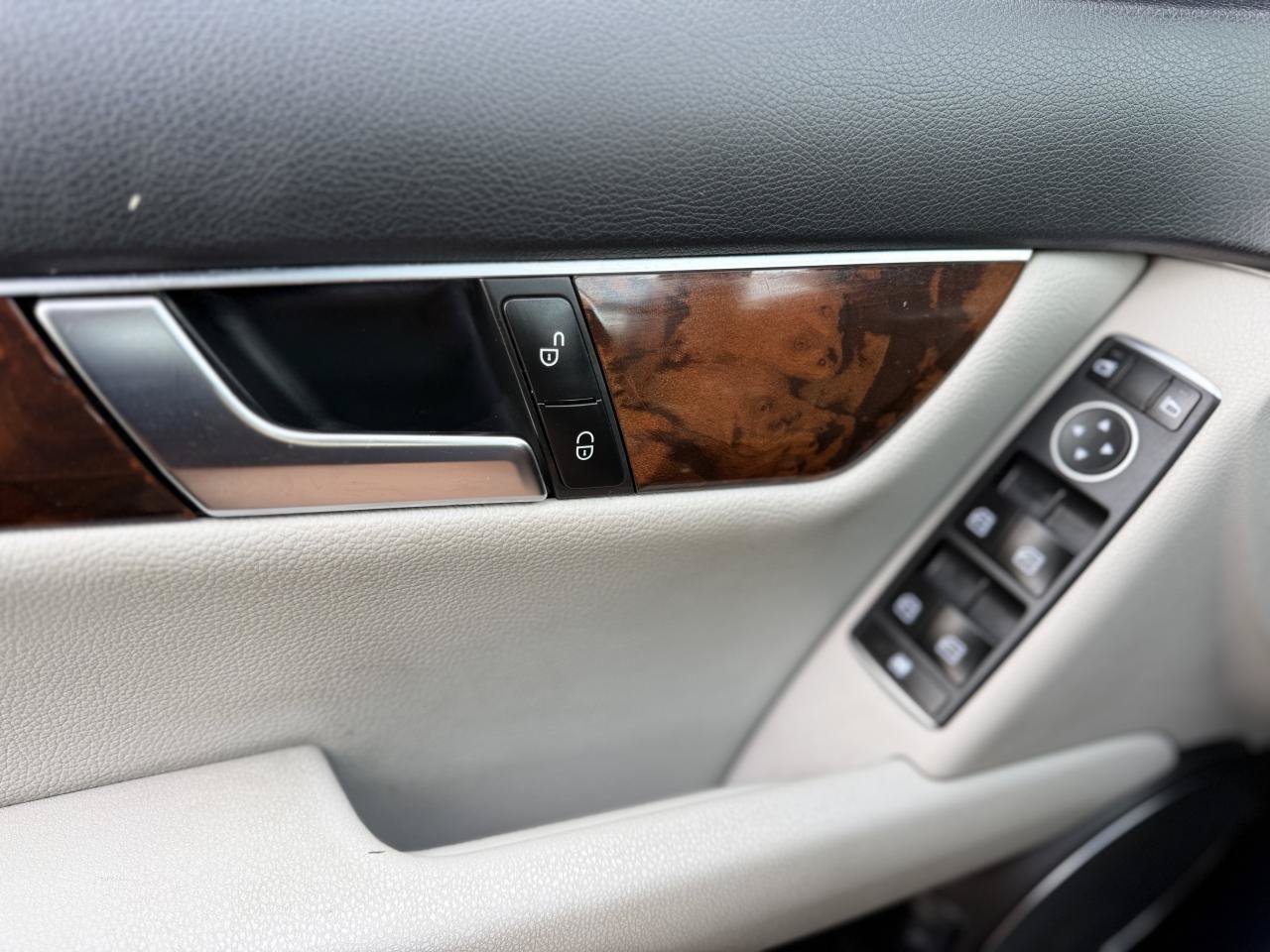Used 2012 Mercedes-Benz C 250 Sedan image 20