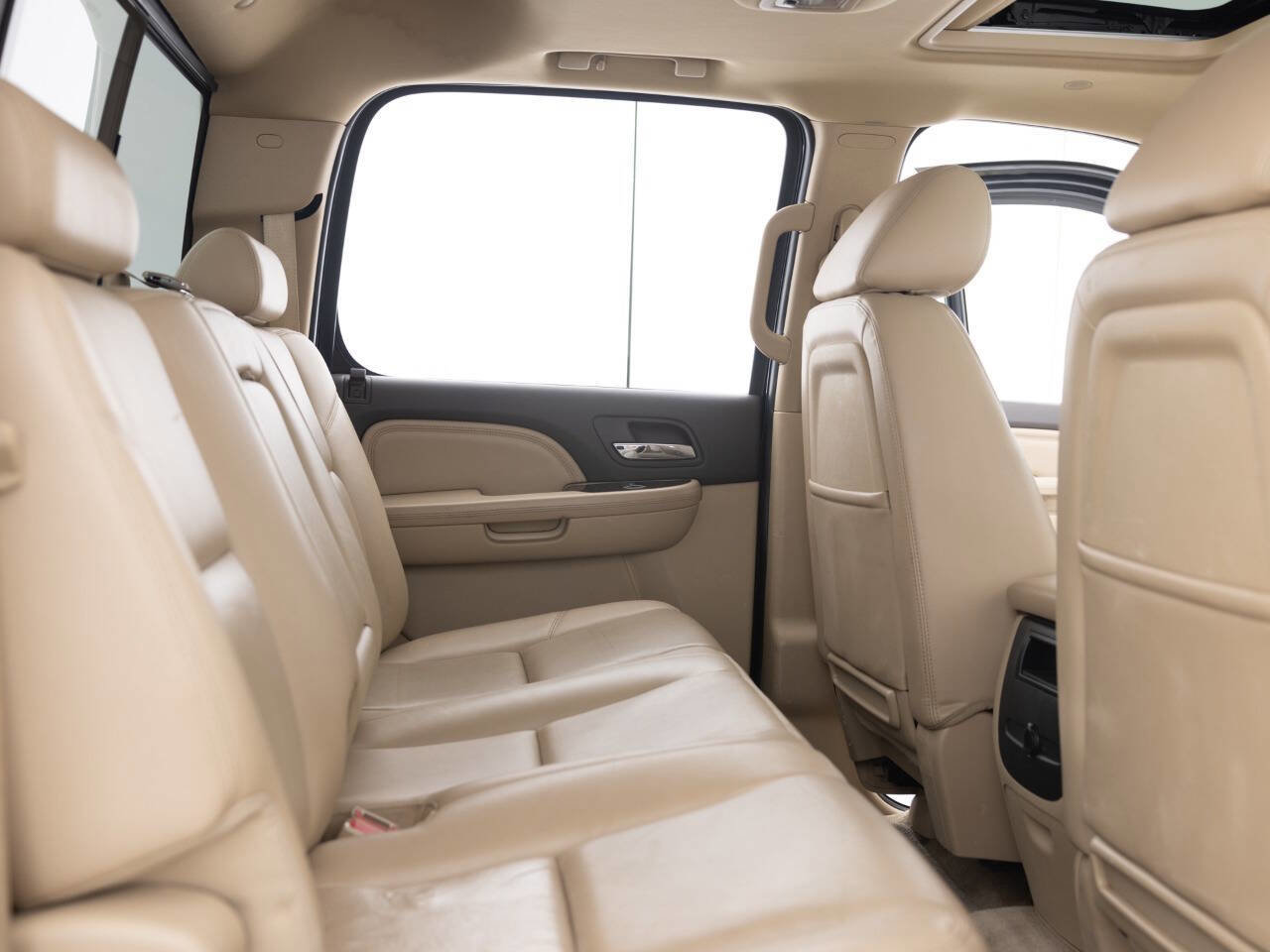 Used 2013 GMC Sierra 2500 Denali w/ Suspension Package, Off-Road image 33