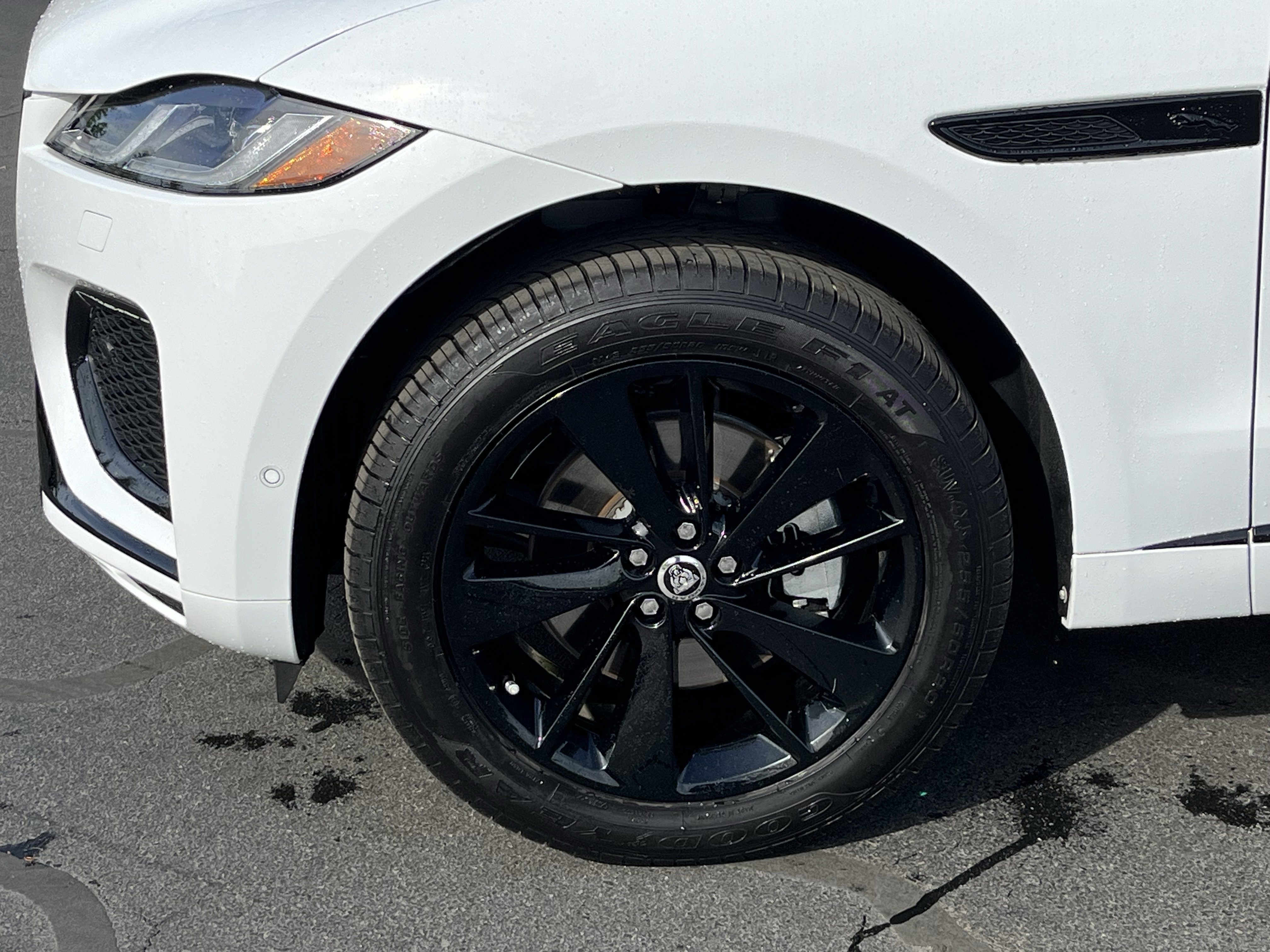 Used 2025 Jaguar F-PACE R-Dynamic S image 13