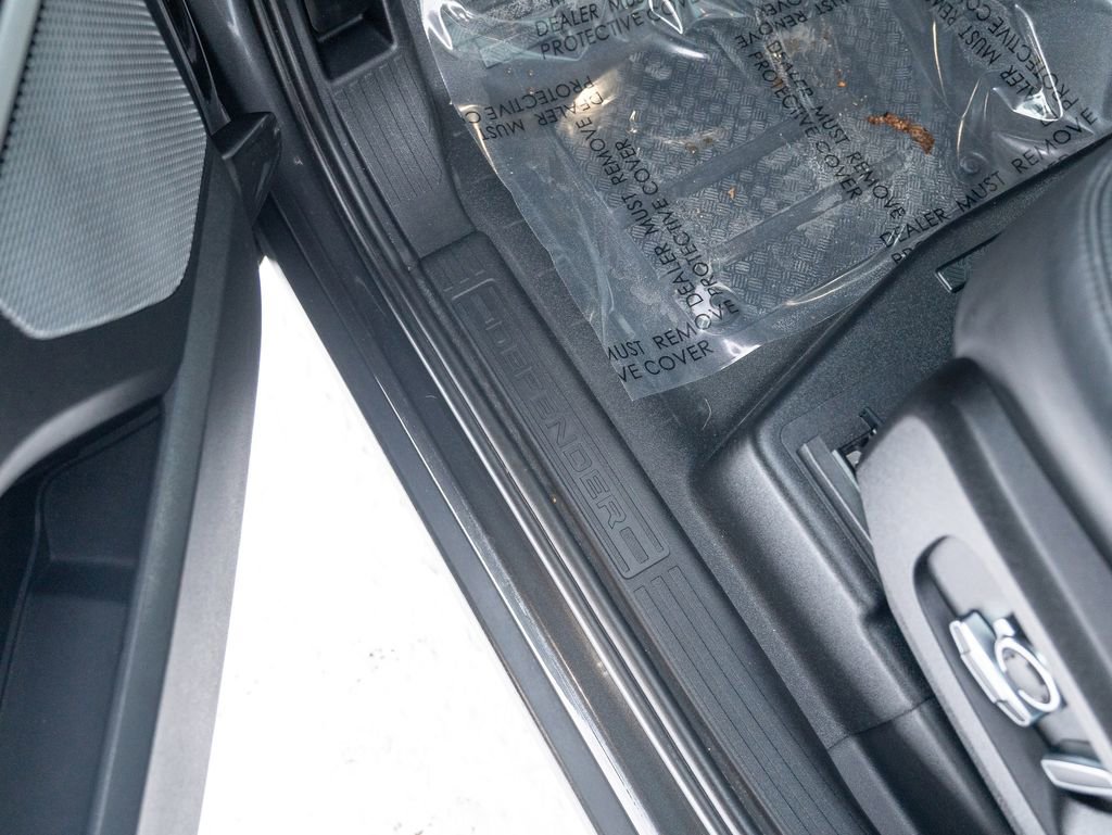 Certified 2023 Land Rover Defender 130 SE image 17