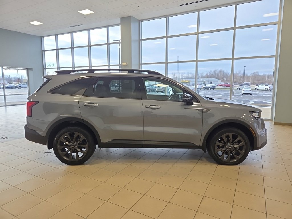 Used 2023 Kia Sorento X-Line EX image 6