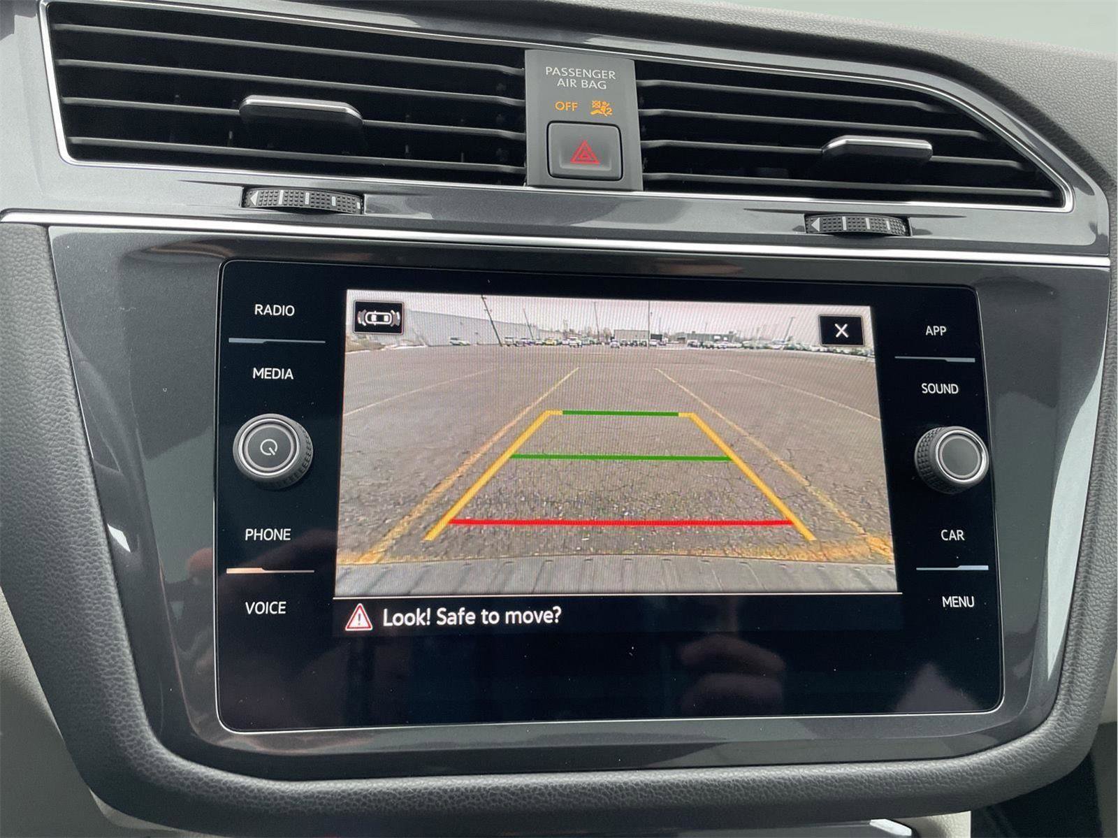 Used 2023 Volkswagen Tiguan SE R-Line image 29