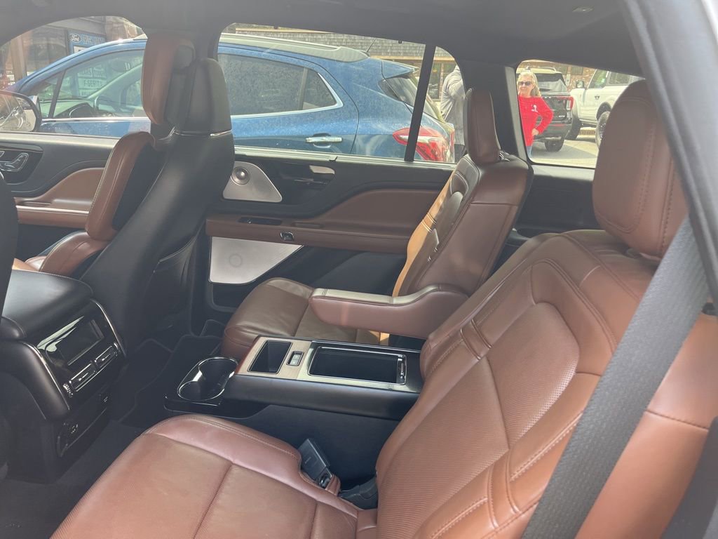 Used 2021 Lincoln Aviator Reserve w/ Equipment Group 201A image 12