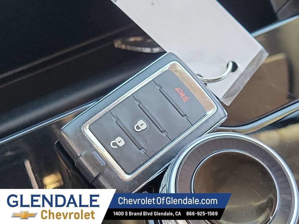 Used 2023 Jeep Grand Cherokee Laredo AWD/4WD image 33
