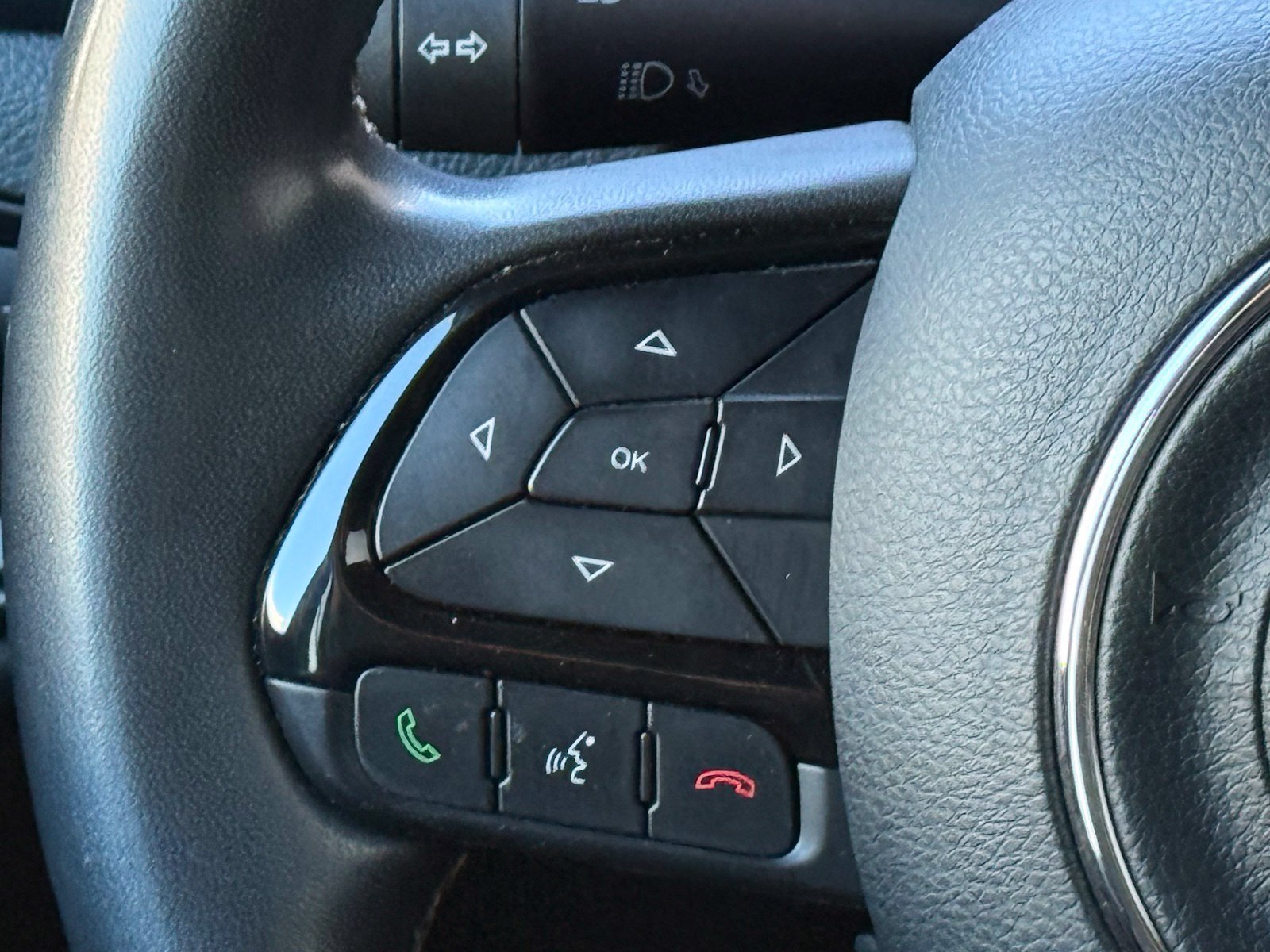 Used 2021 Jeep Renegade Latitude w/ Luxury Group II AWD/4WD image 26