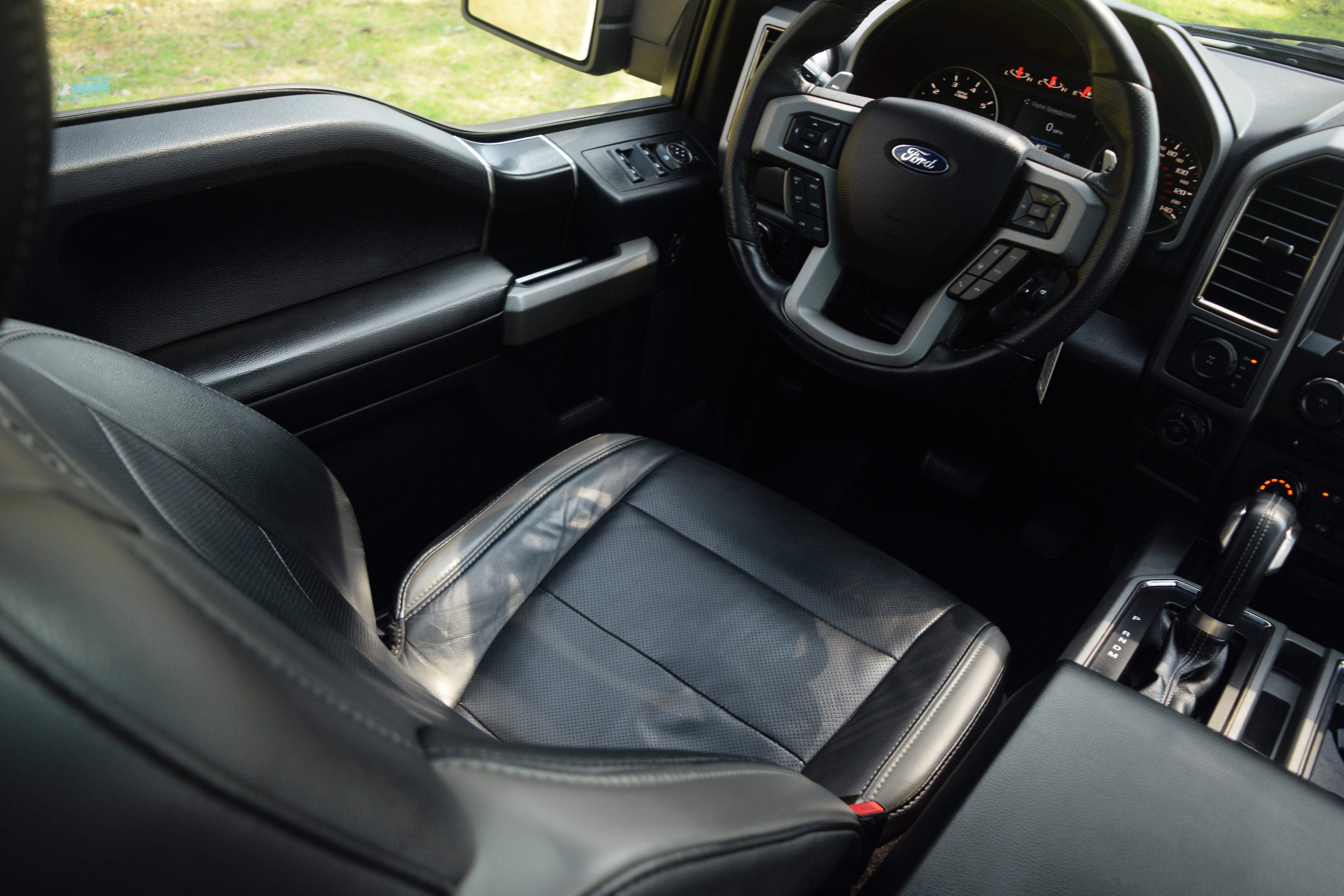 Used 2017 Ford F150 Raptor w/ Equipment Group 801A Mid image 2