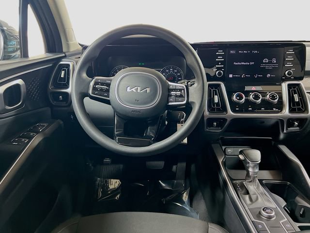 Certified 2023 Kia Sorento LX image 21